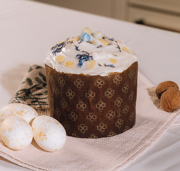 Кулич ванильный с кремом большой