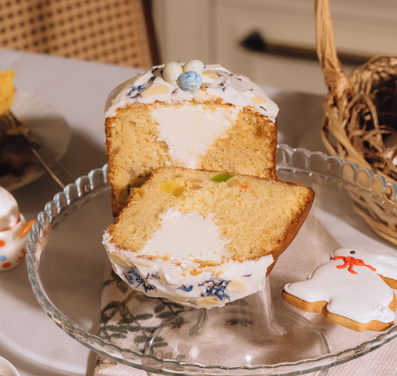 Кулич ванильный с кремом большой